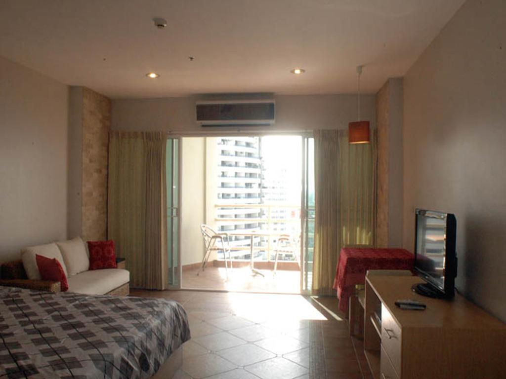 Apartments At View Talay Pattaya Esterno foto