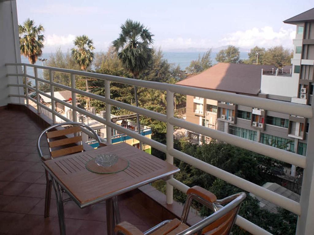 Apartments At View Talay Pattaya Esterno foto