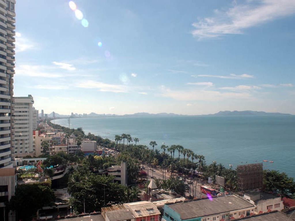 Apartments At View Talay Pattaya Esterno foto